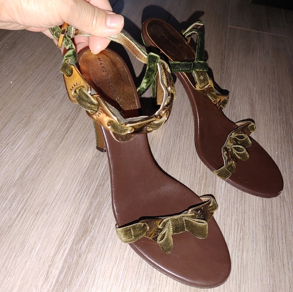 Marc by Marc Jacobs Velvet Leather Heels - Picture 11 of 16